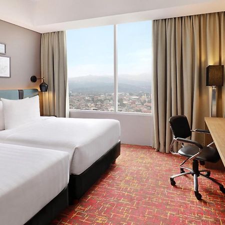 Mercure Bandung Nexa Supratman Extérieur photo